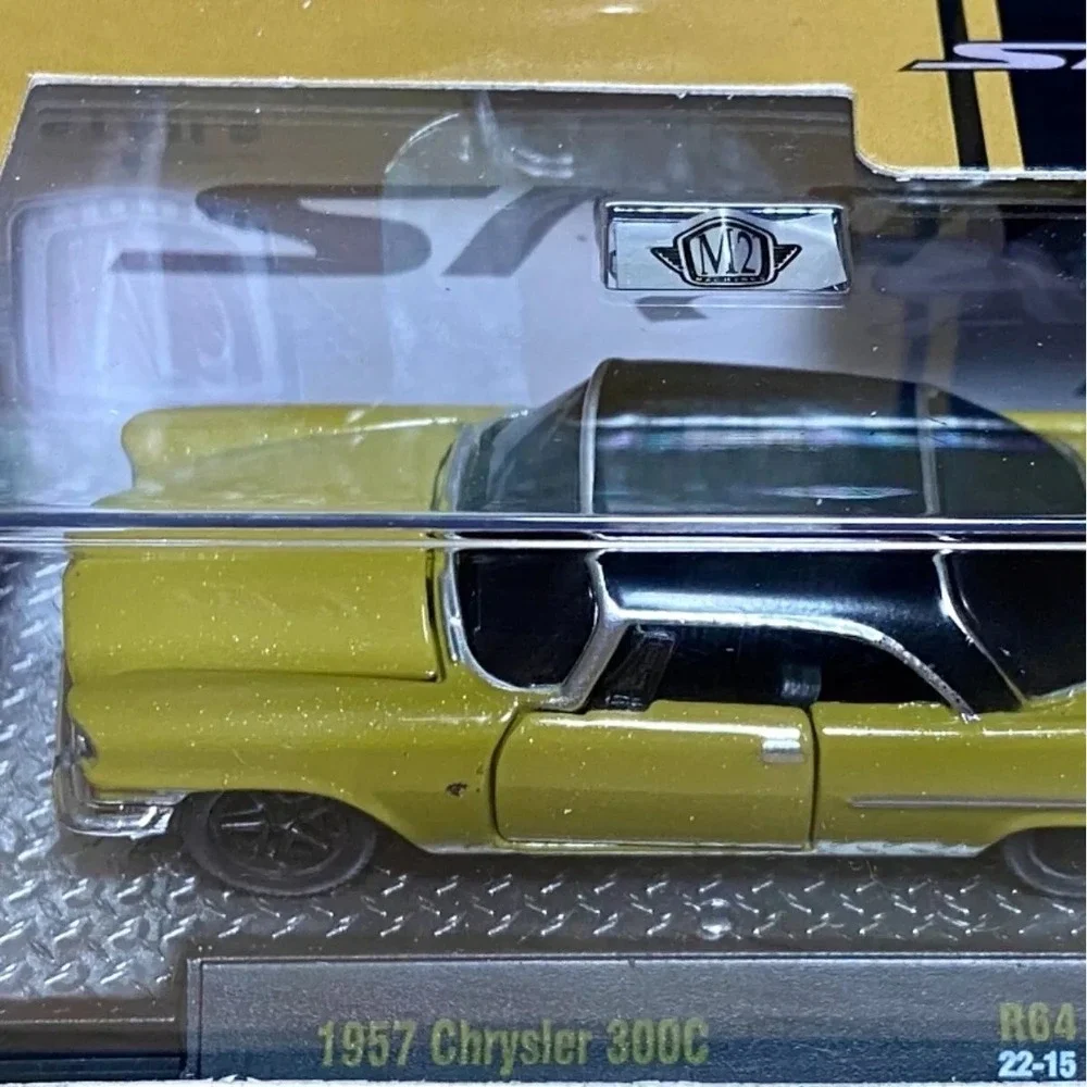 M2 Machines 1957 Crysler 300C R64 22-15 Die-cast 1:64 Model‎ Car NIP 2022